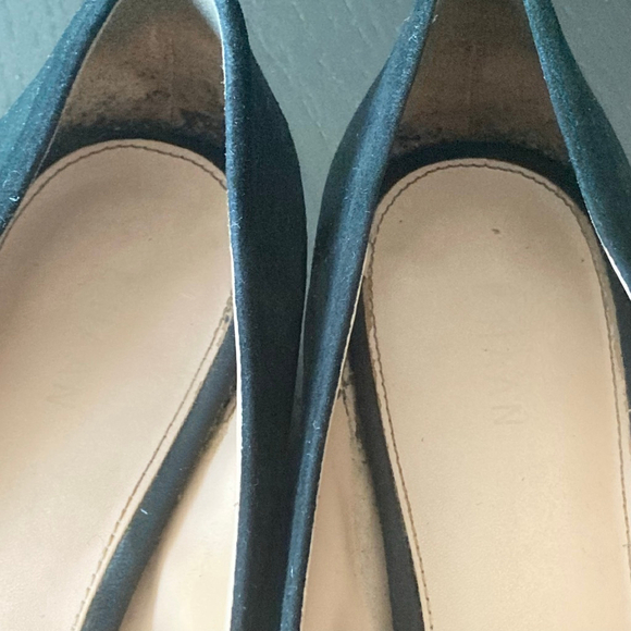 Women's Cole Haan Black Suede Pointed Toe Loafers Bows Size 9.5 - Picture 8 of 13